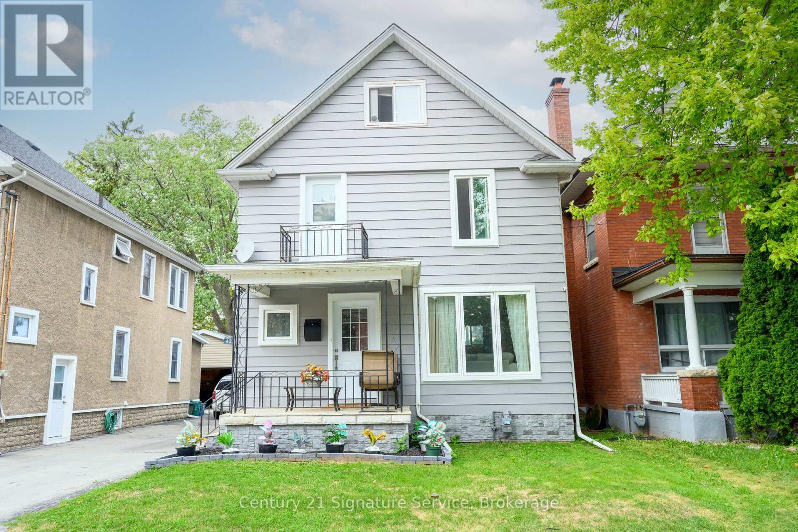 Photo 23 of 42 Grove Street, Welland ON