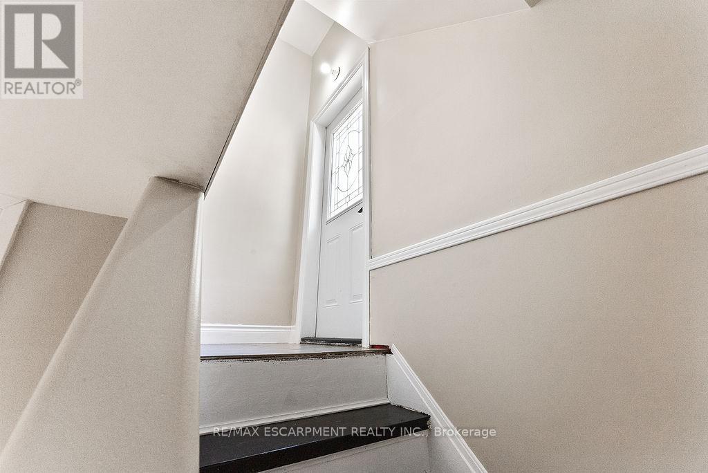Photo 5 of 172 Annabelle Street, Hamilton ON