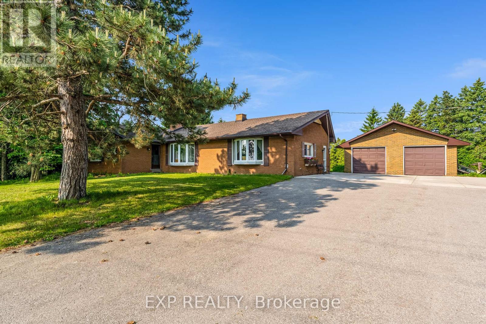 Photo 11 of 858 Trinity S, Hamilton ON