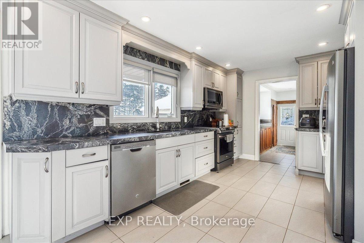 Photo 27 of 858 Trinity S, Hamilton ON