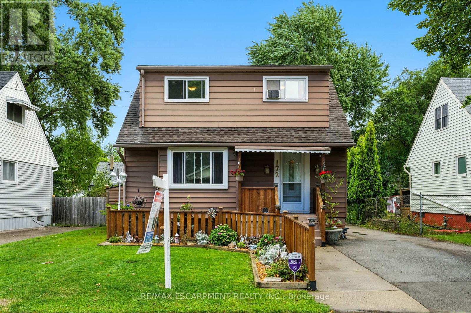 Photo 1 of 172 Adair Avenue N, Hamilton ON