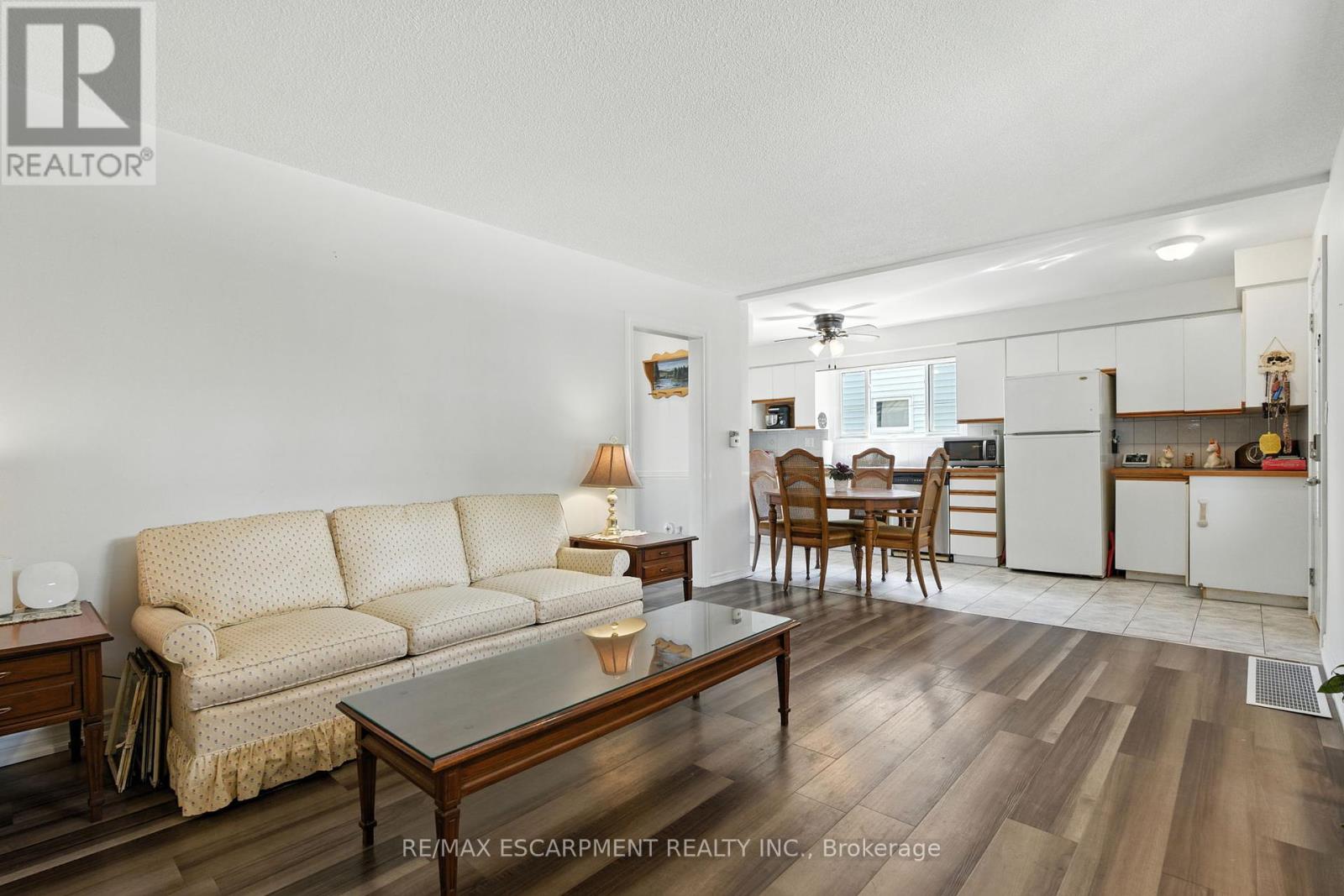 Photo 11 of 172 Adair Avenue N, Hamilton ON