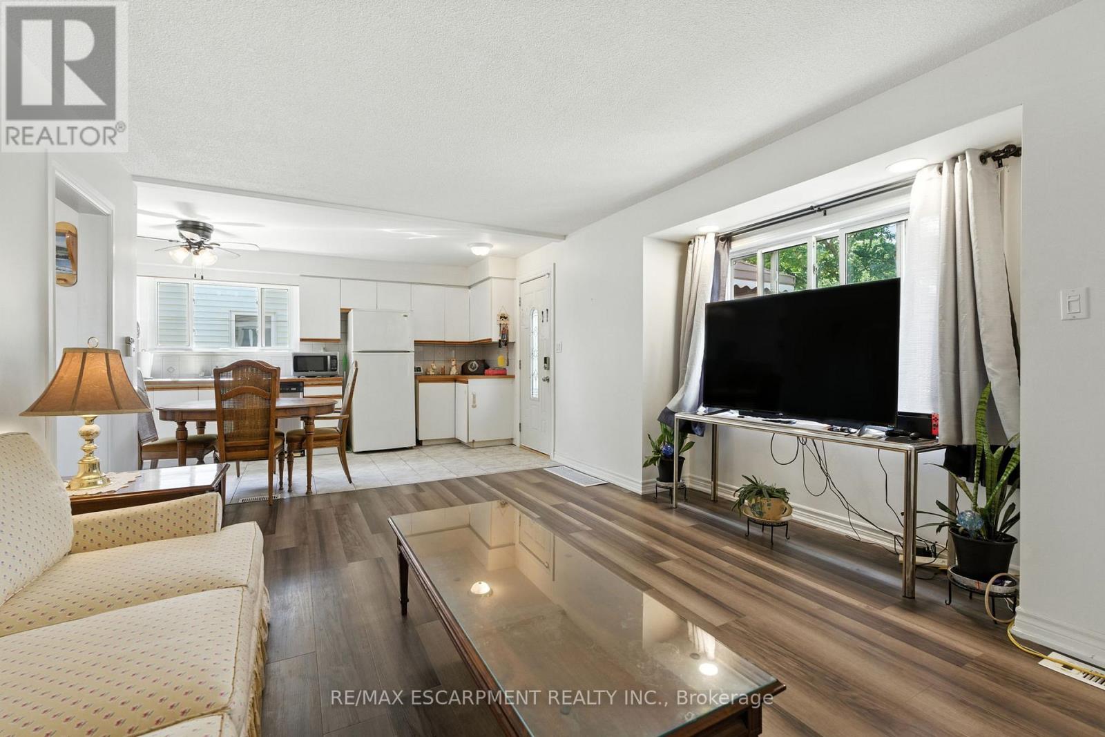 Photo 12 of 172 Adair Avenue N, Hamilton ON
