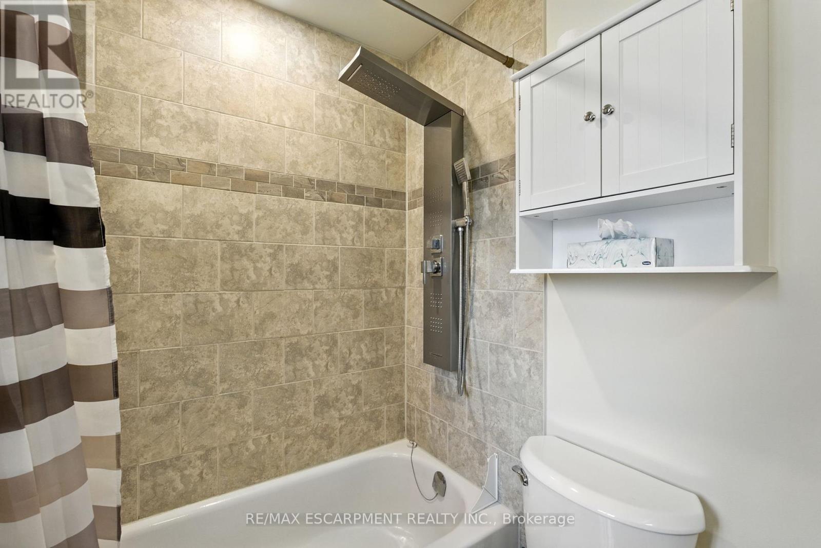 Photo 30 of 172 Adair Avenue N, Hamilton ON