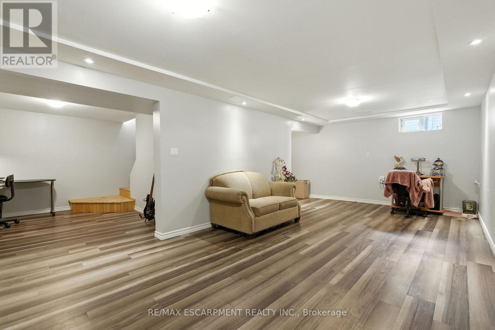 Photo 36 of 172 Adair Avenue N, Hamilton ON
