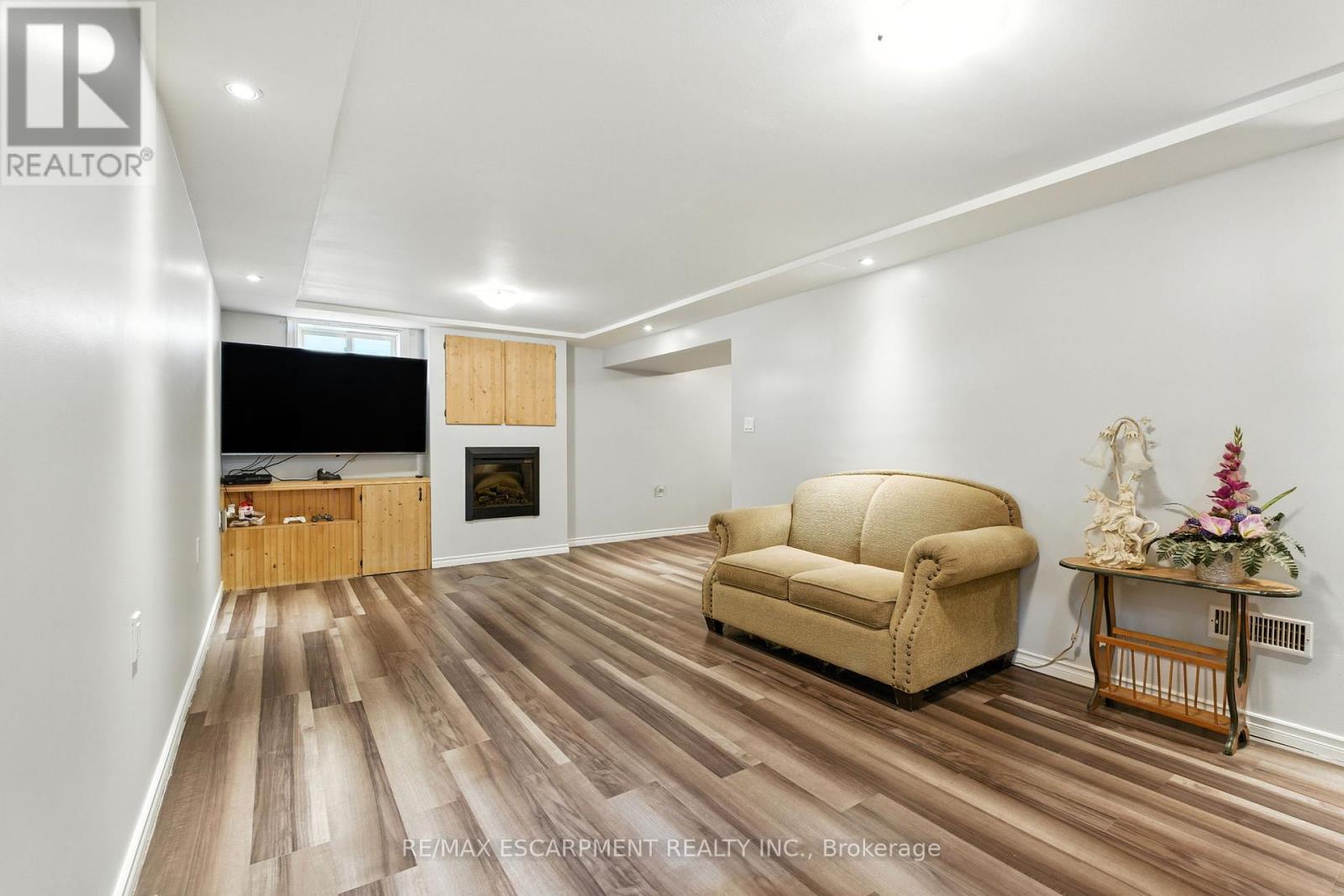 Photo 37 of 172 Adair Avenue N, Hamilton ON