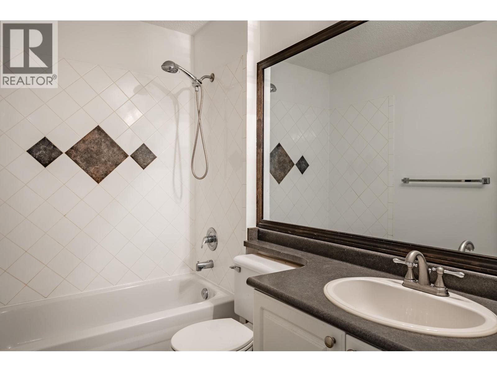 Photo 13 of 103 1688 E 8th Avenue, Vancouver BC
