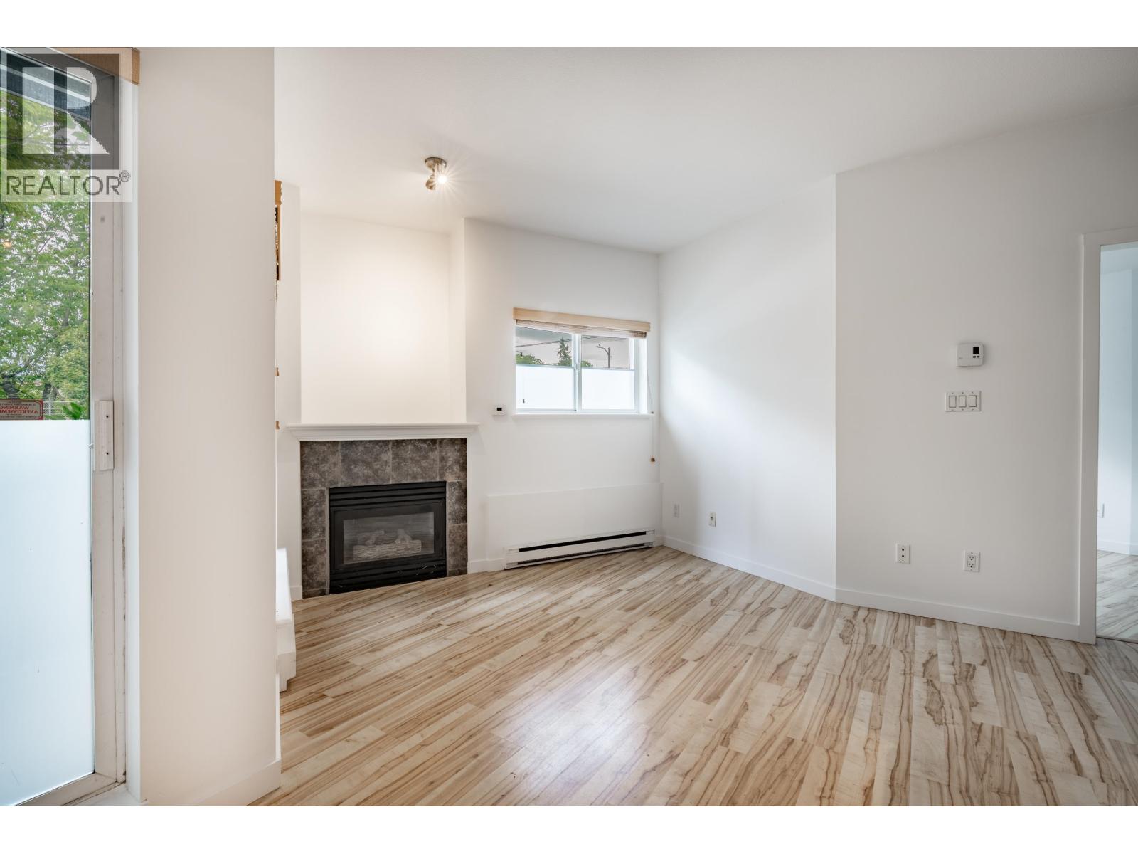 Photo 4 of 103 1688 E 8th Avenue, Vancouver BC