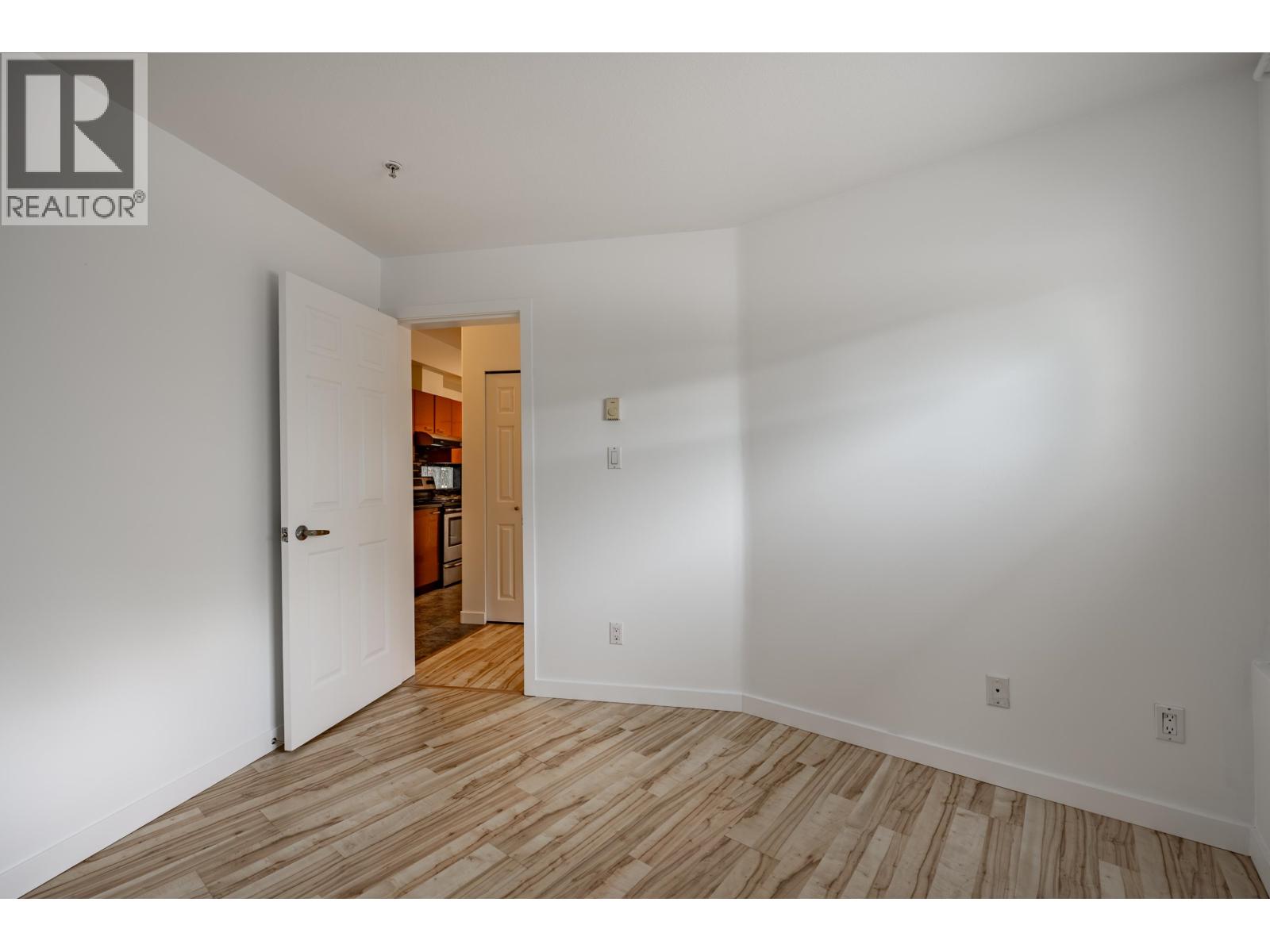 Photo 8 of 103 1688 E 8th Avenue, Vancouver BC