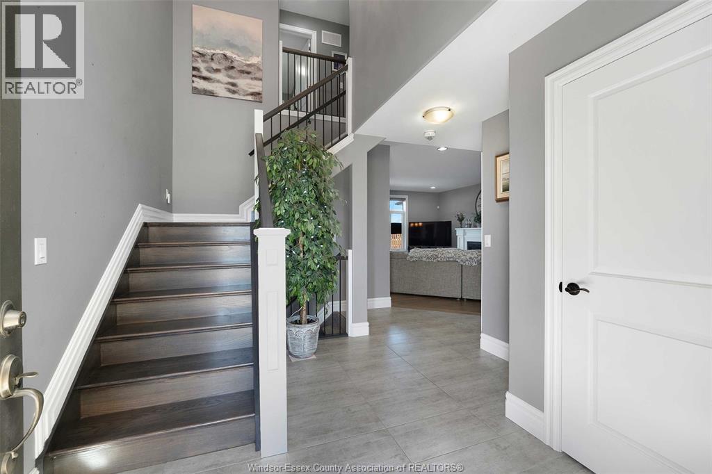 Photo 9 of 202 Summer Street, Lakeshore ON