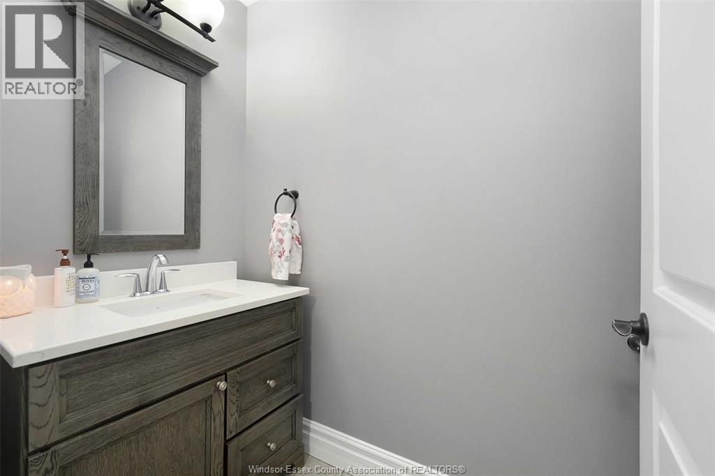Photo 16 of 202 Summer Street, Lakeshore ON