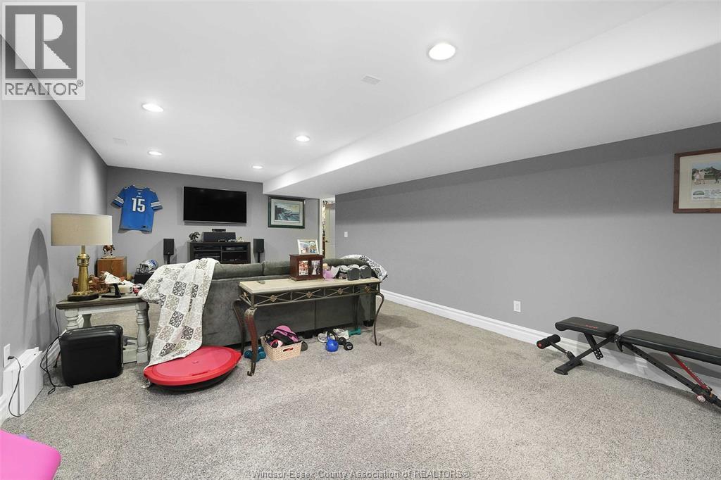 Photo 10 of 202 Summer Street, Lakeshore ON