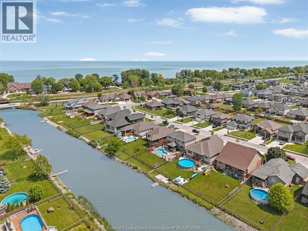 Photo 32 of 202 Summer Street, Lakeshore ON