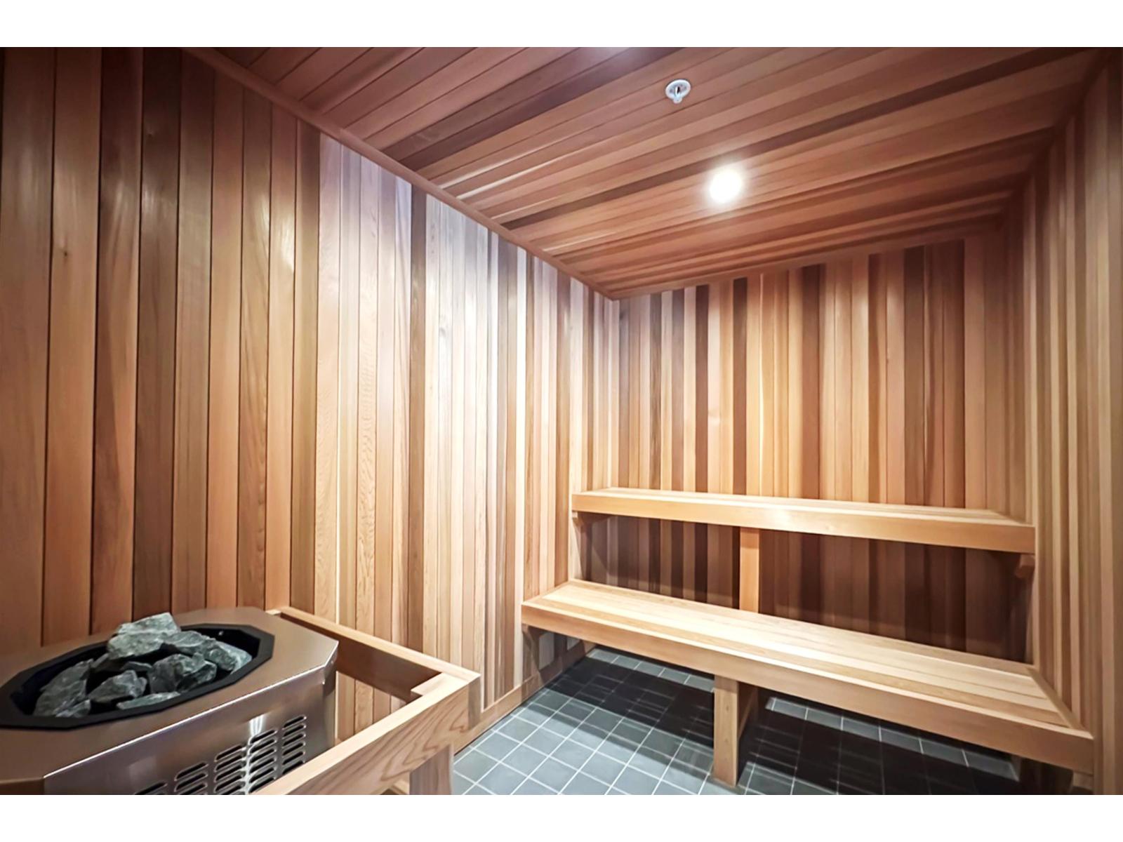 805 13768 100 AVENUE, Surrey