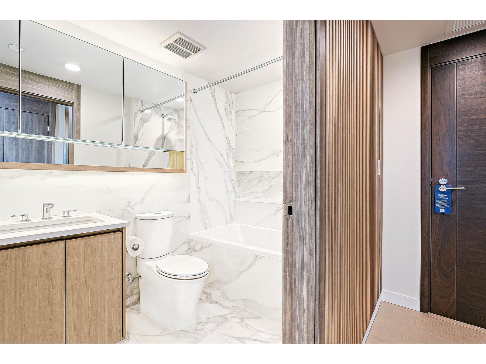 805 13768 100 AVENUE, Surrey