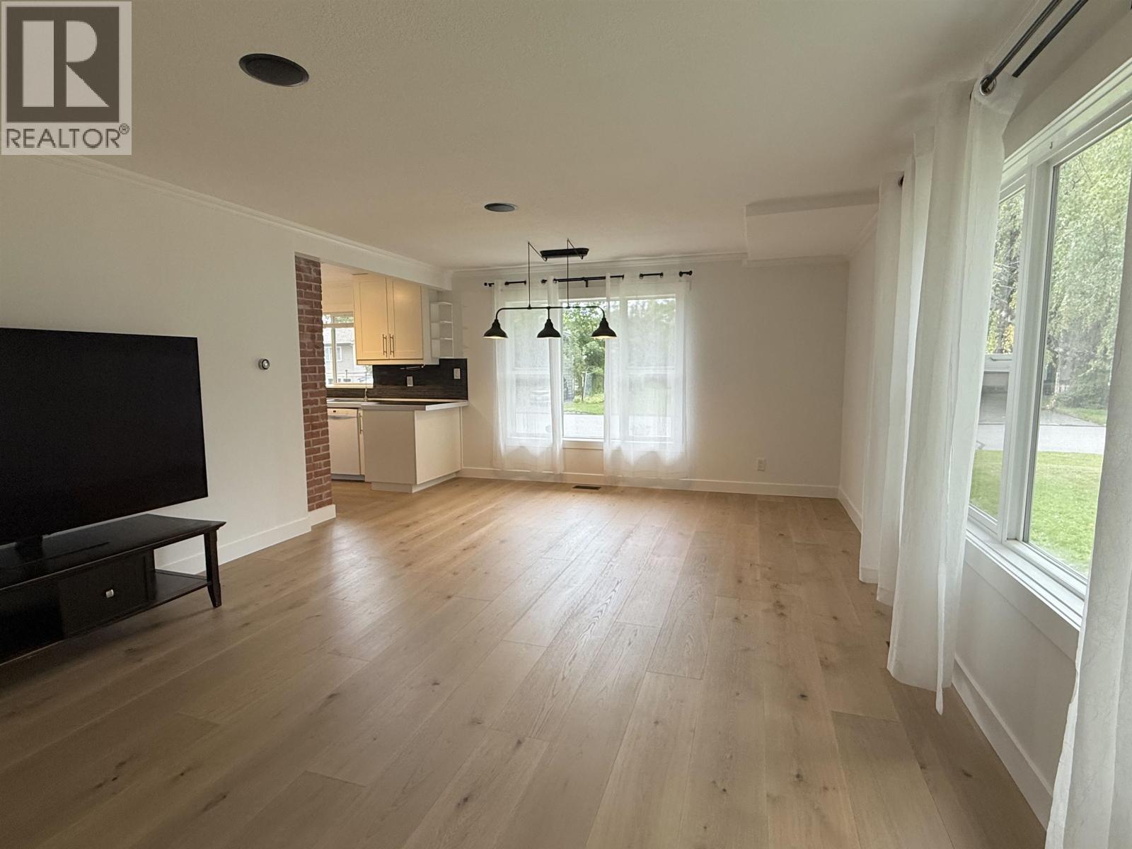 Photo 3 of 1789 Hemlock Street, Prince George BC