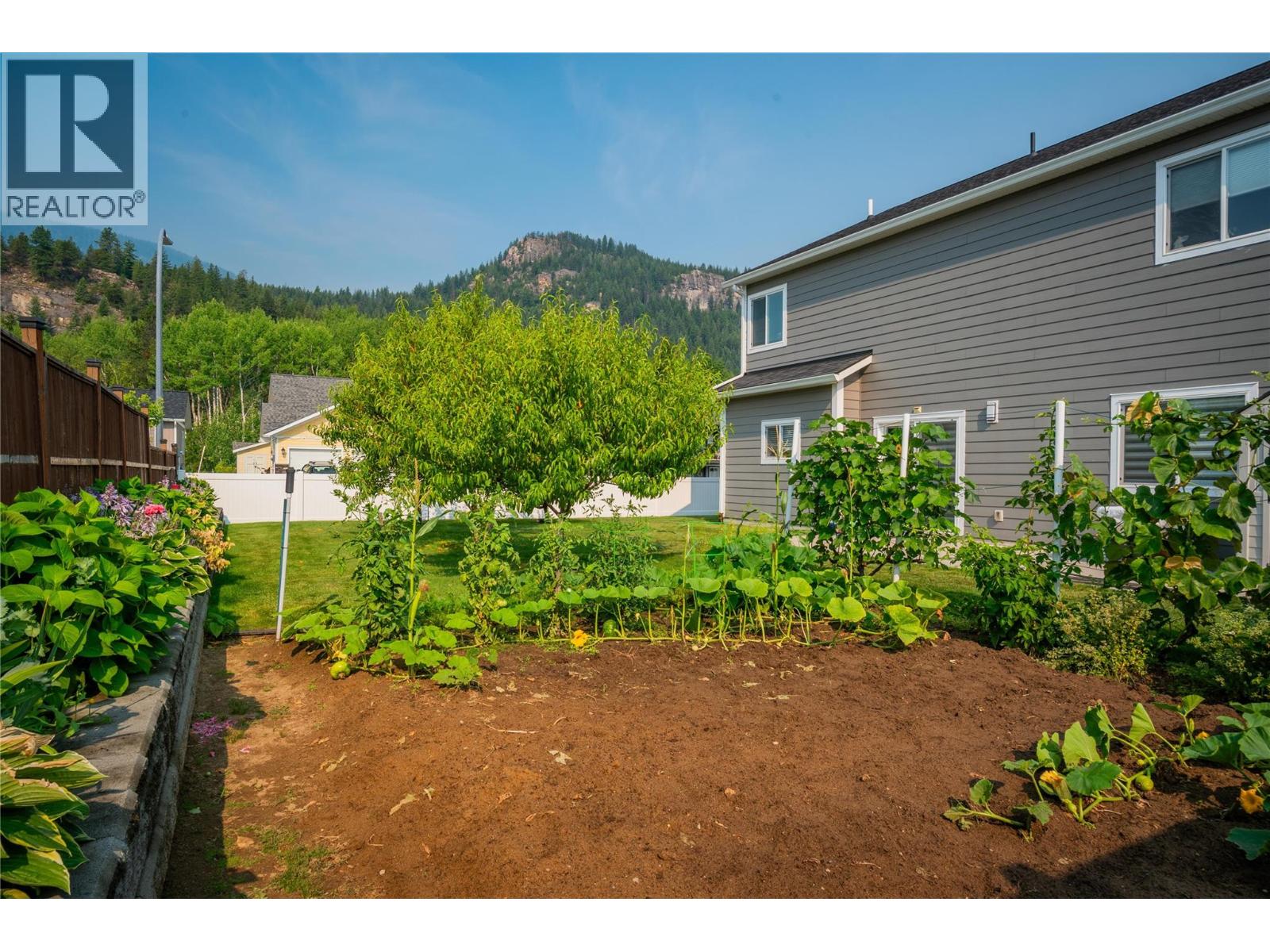 1532 ASPEN Lane, Castlegar