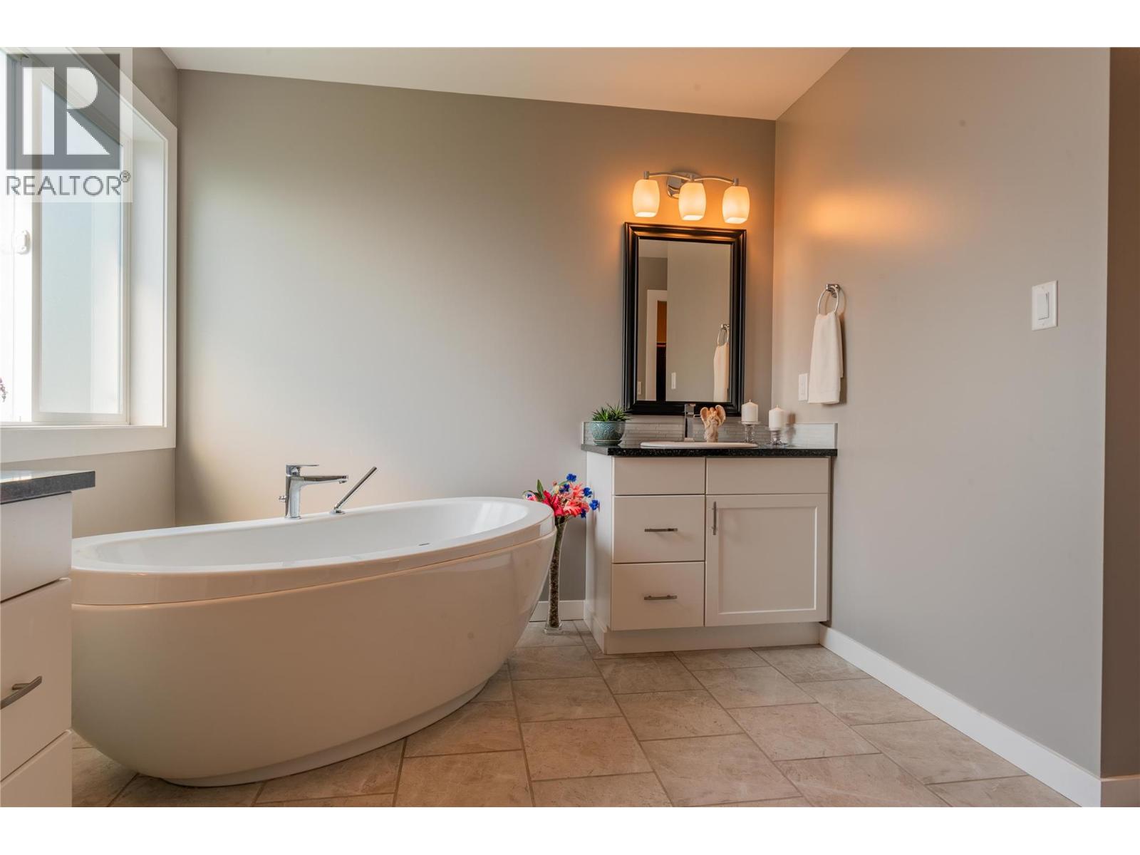 1532 ASPEN Lane, Castlegar