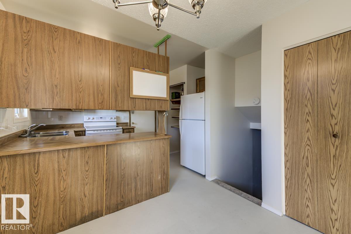 Photo 33 of 7711 189 St Nw, Edmonton AB