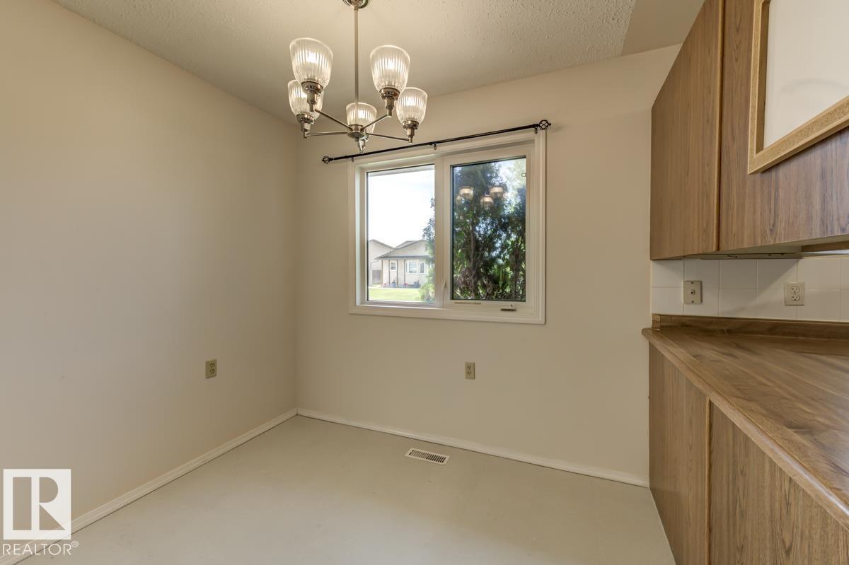 Photo 13 of 7711 189 St Nw, Edmonton AB