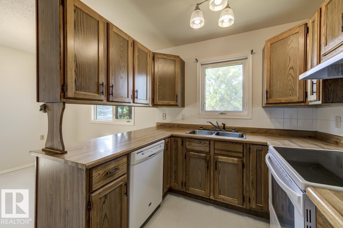 Photo 20 of 7711 189 St Nw, Edmonton AB