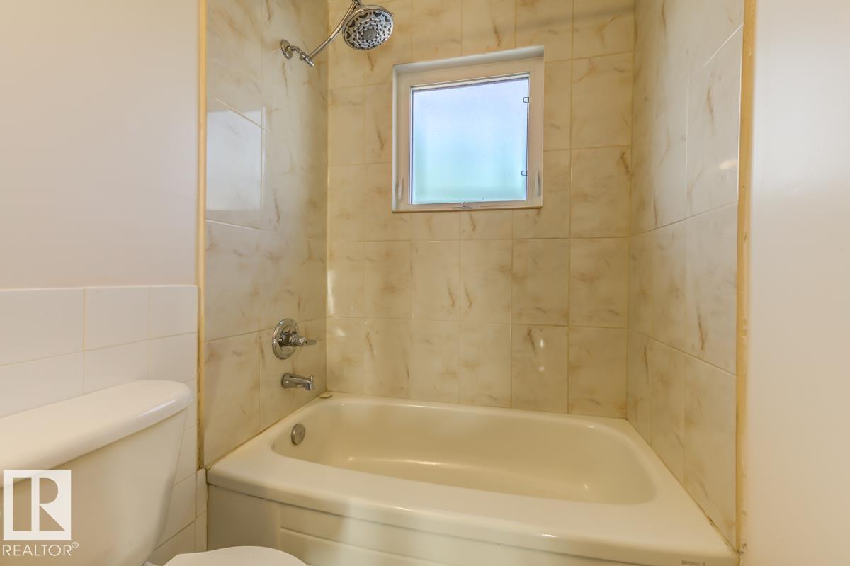 Photo 4 of 7711 189 St Nw, Edmonton AB
