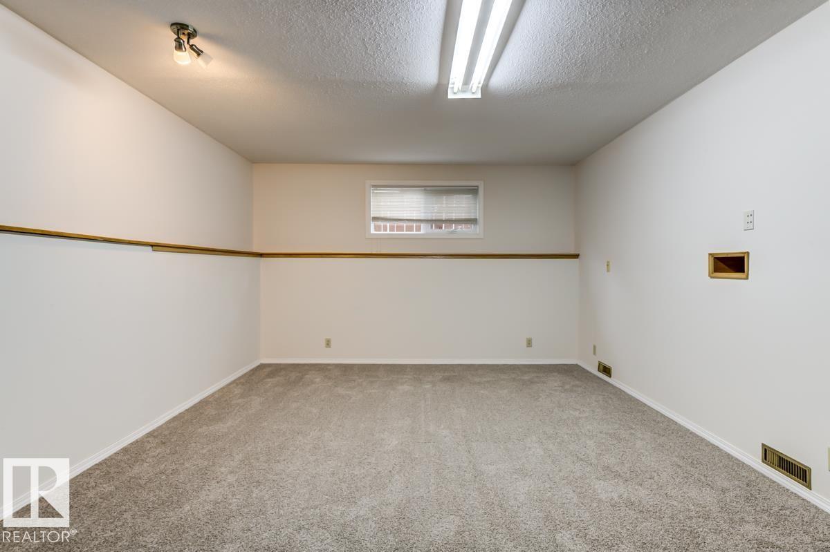 Photo 11 of 7711 189 St Nw, Edmonton AB