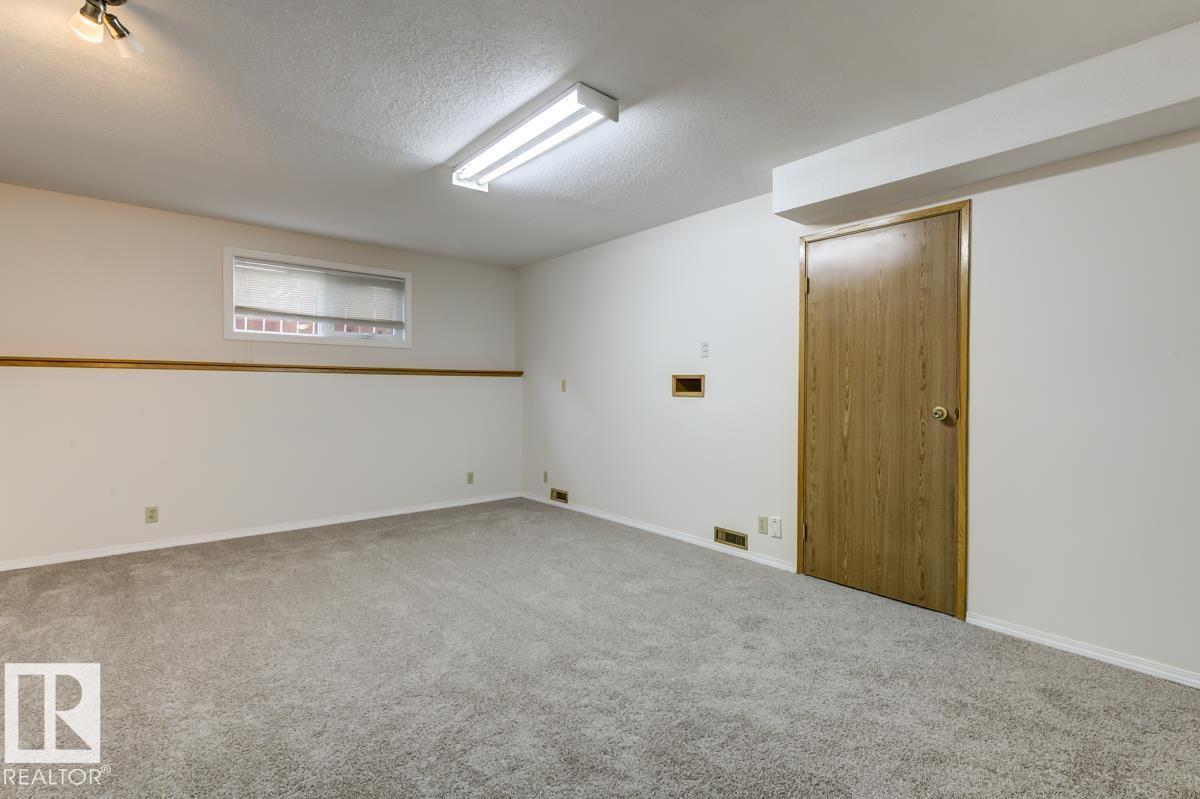 Photo 25 of 7711 189 St Nw, Edmonton AB