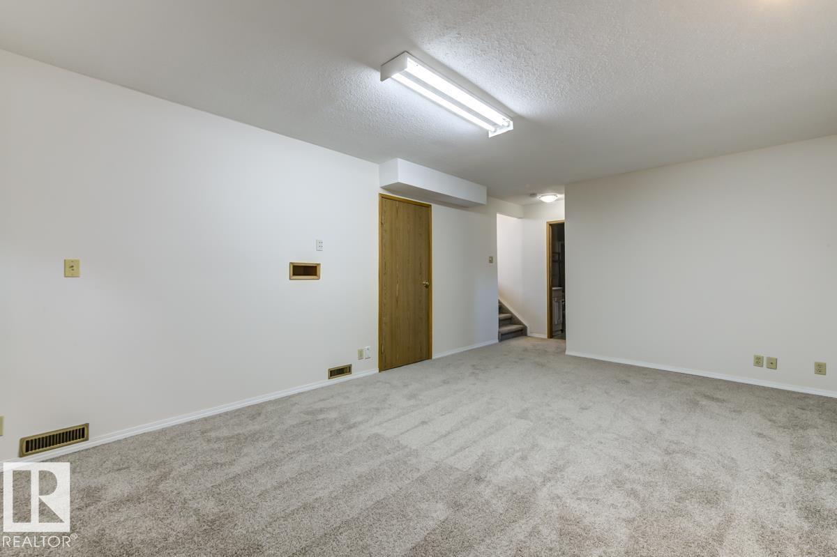 Photo 40 of 7711 189 St Nw, Edmonton AB