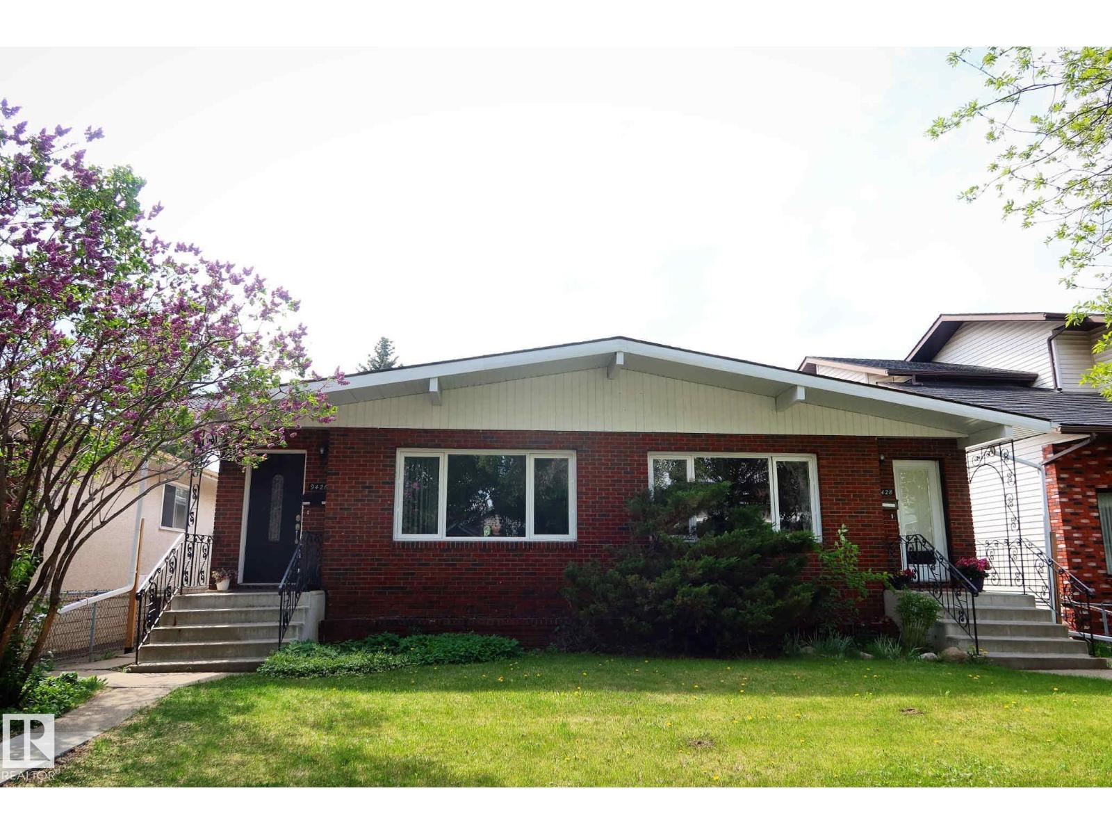 Photo 15 of 9426 9428 96 A St Nw, Edmonton AB