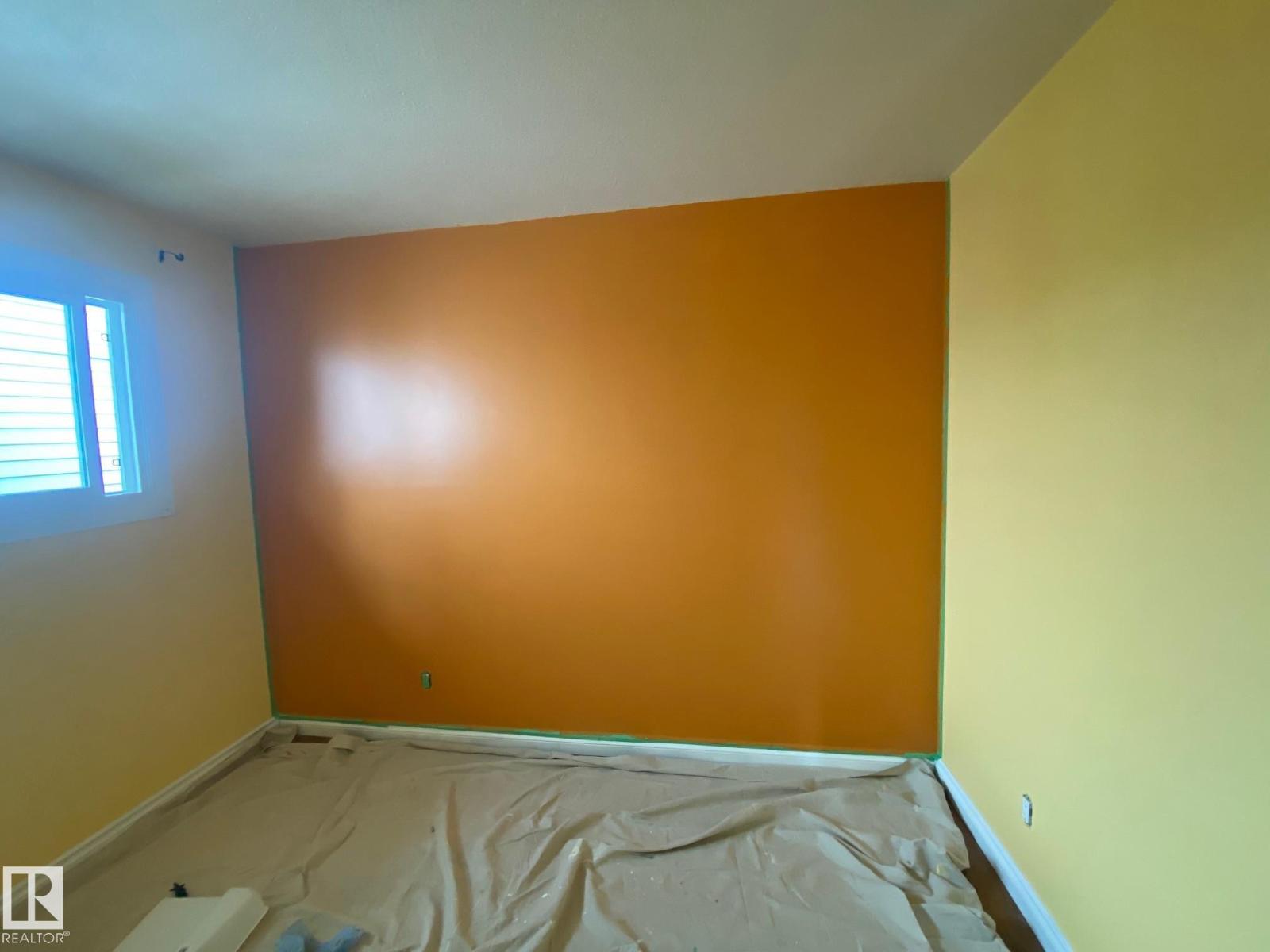 Photo 8 of 9426 9428 96 A St Nw, Edmonton AB
