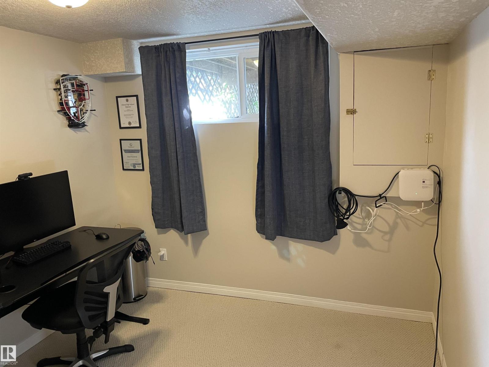 Photo 25 of 9426 9428 96 A St Nw, Edmonton AB