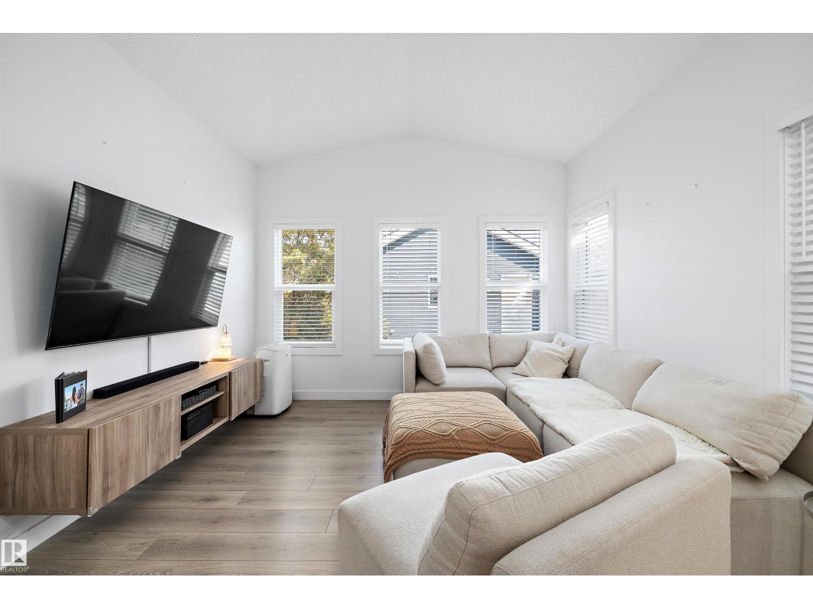 Photo 16 of 17439 77 St Nw, Edmonton AB