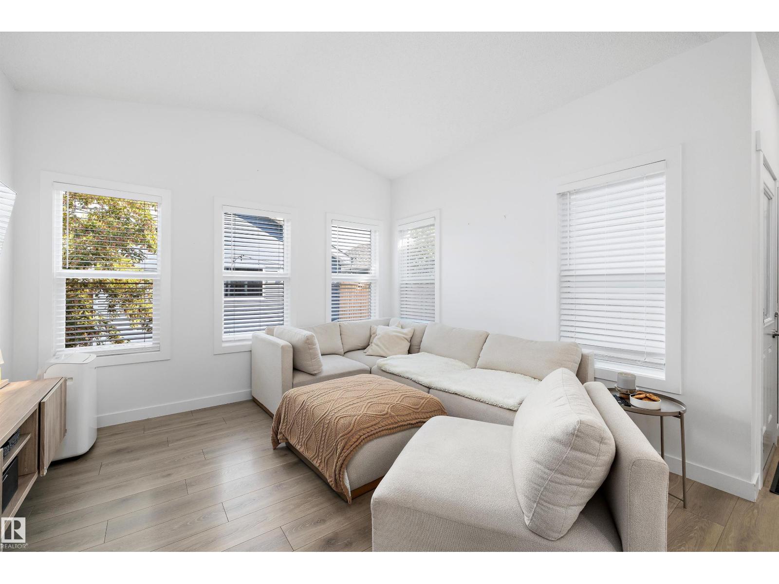 Photo 7 of 17439 77 St Nw, Edmonton AB
