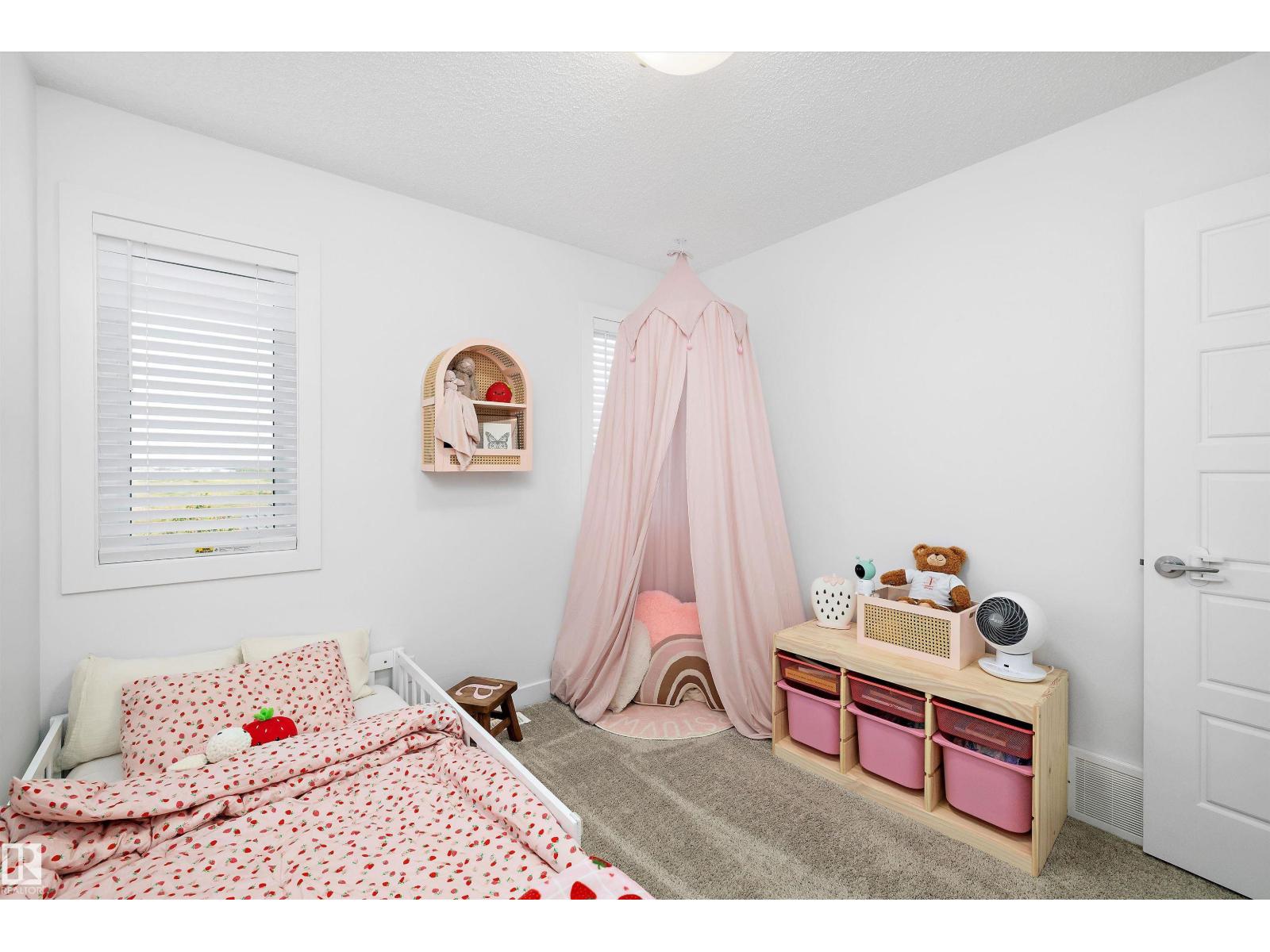 Photo 4 of 17439 77 St Nw, Edmonton AB