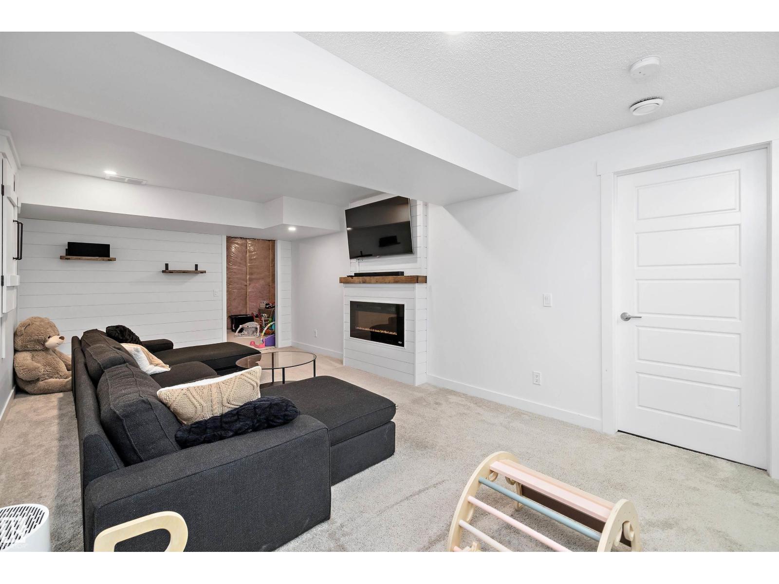 Photo 36 of 17439 77 St Nw, Edmonton AB