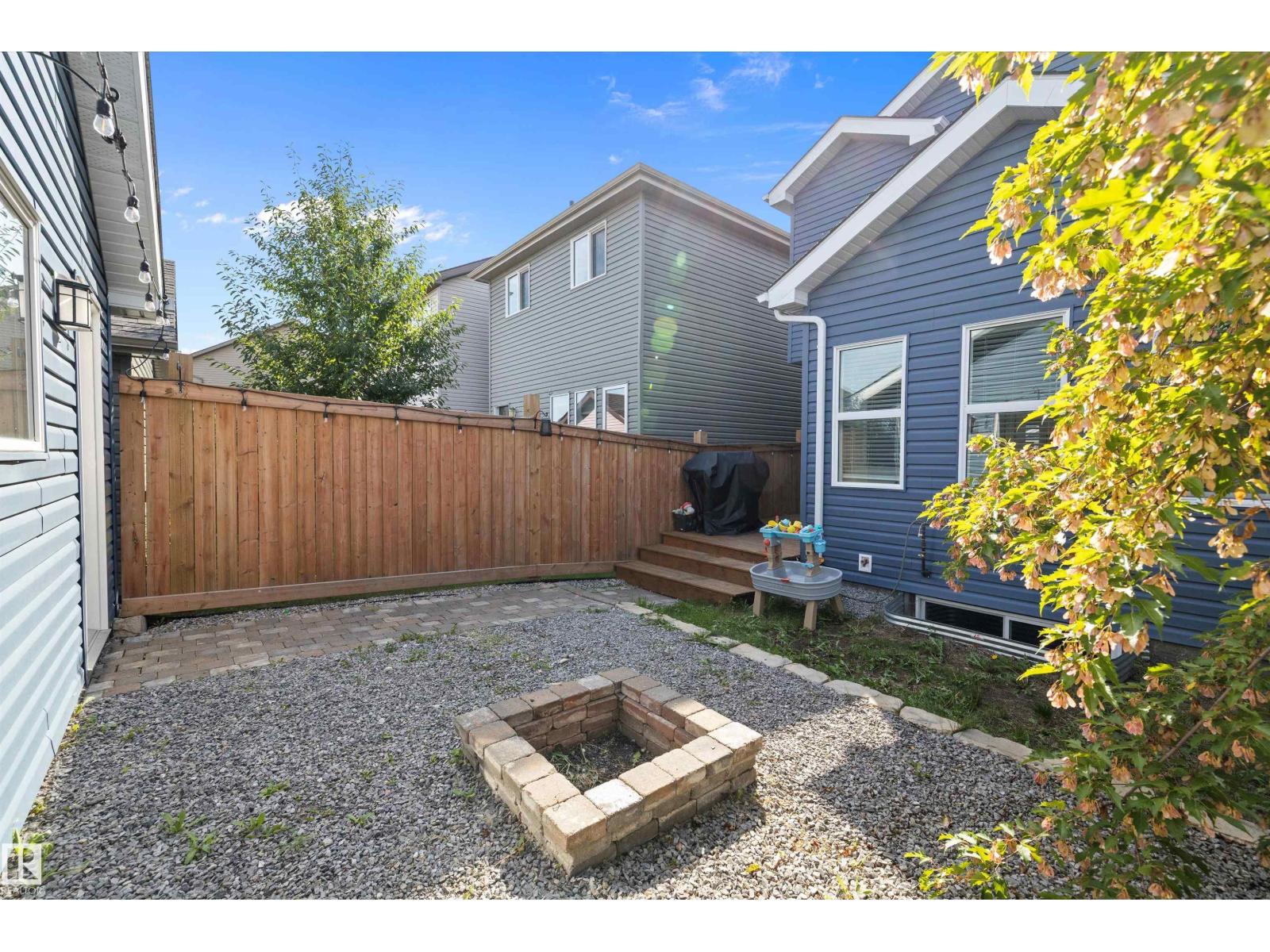 Photo 19 of 17439 77 St Nw, Edmonton AB
