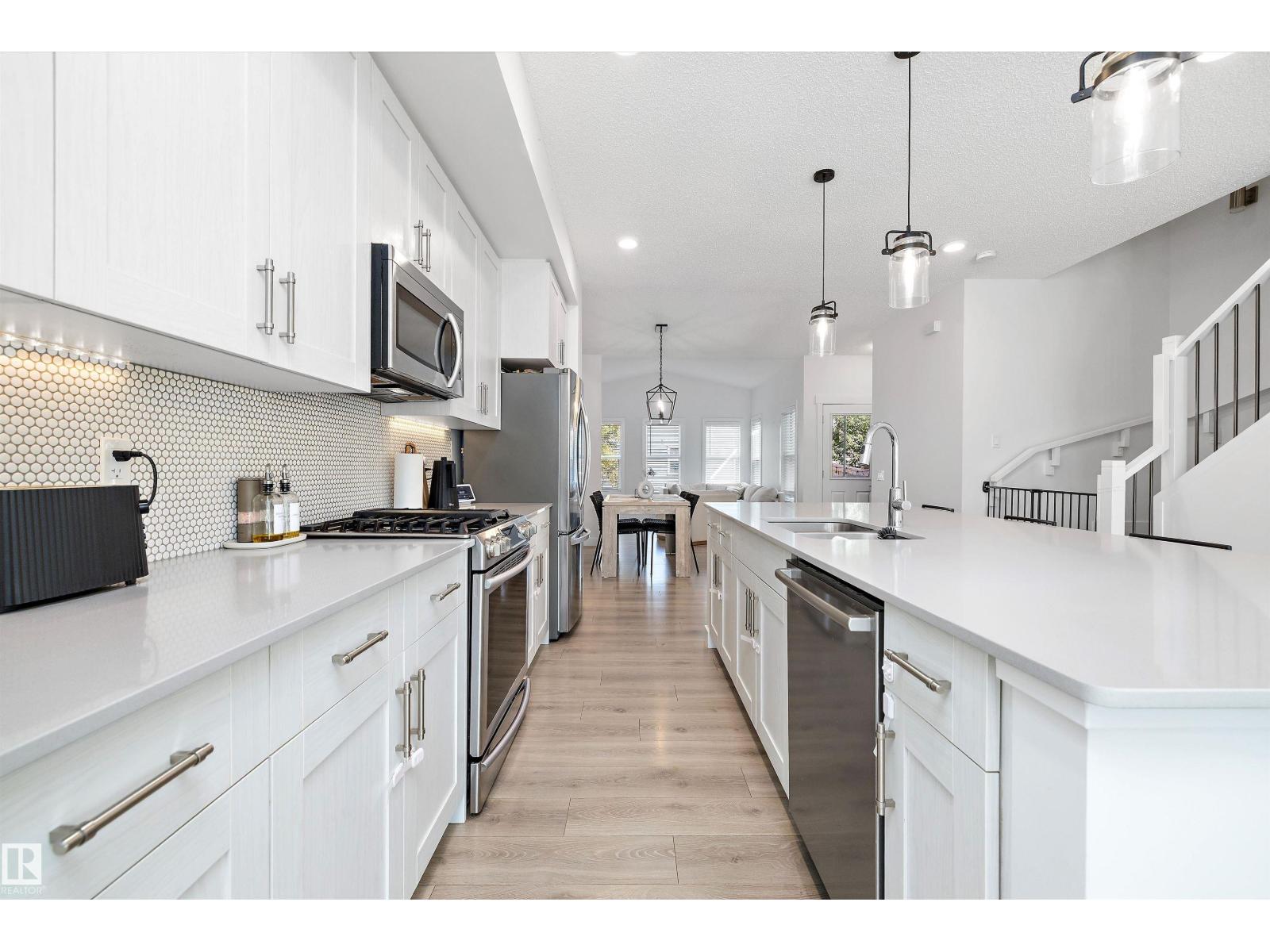 Photo 31 of 17439 77 St Nw, Edmonton AB