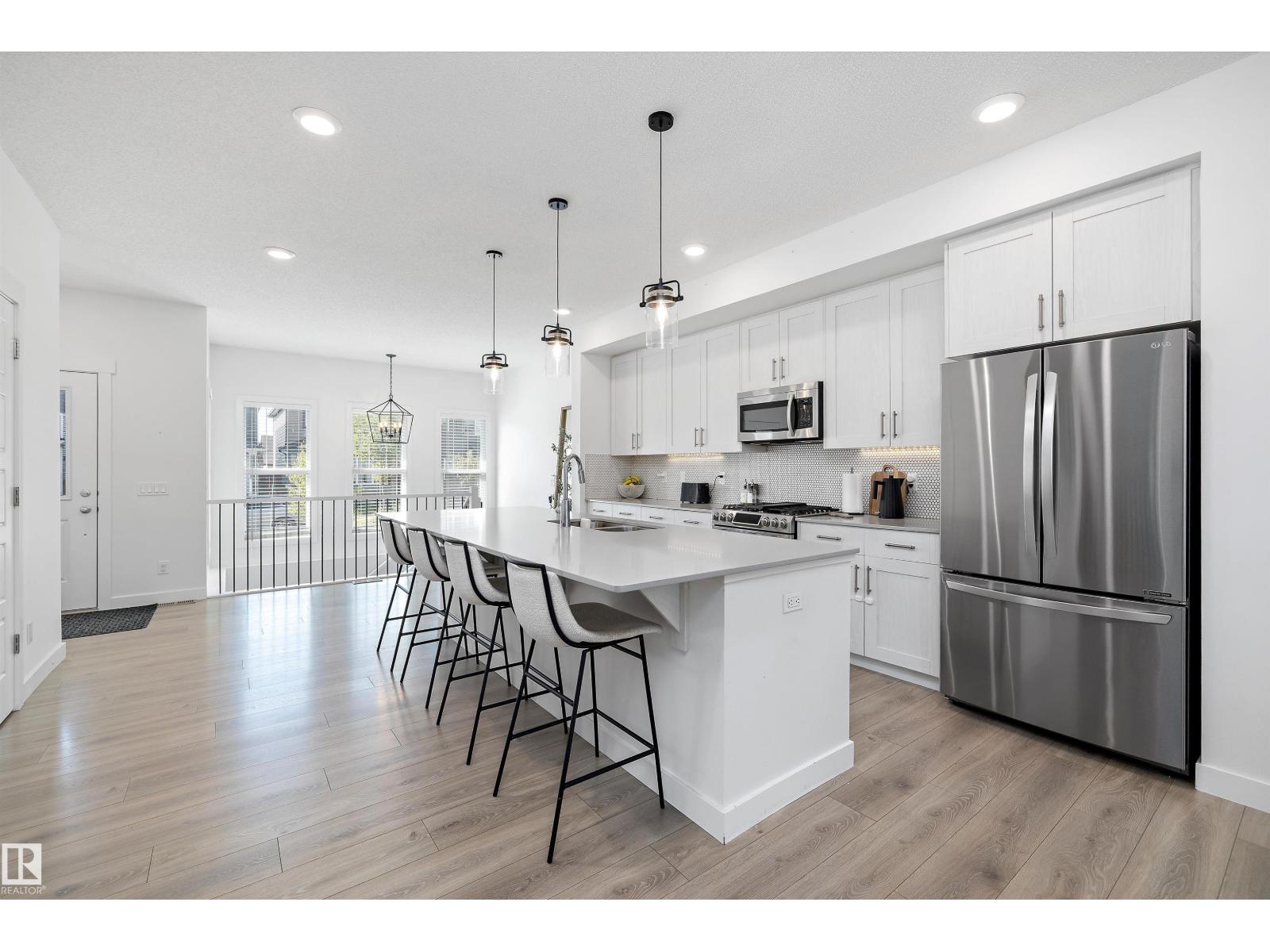 Photo 1 of 17439 77 St Nw, Edmonton AB