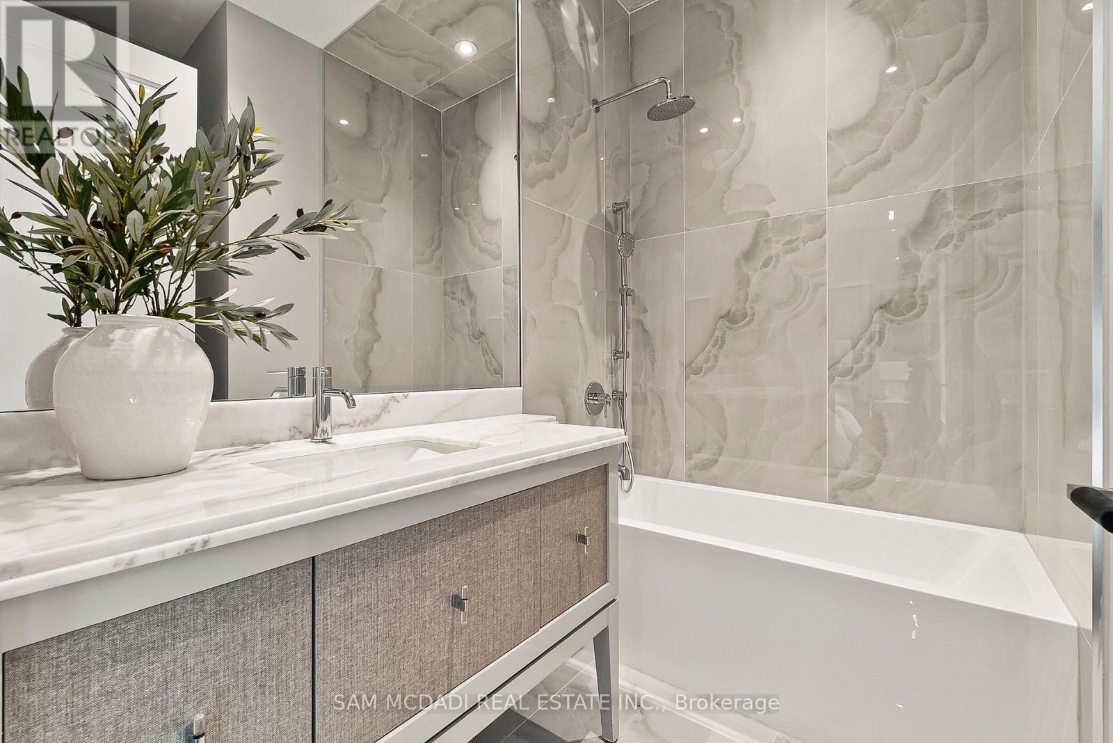 Photo 12 of 321 Morden Road, Oakville ON