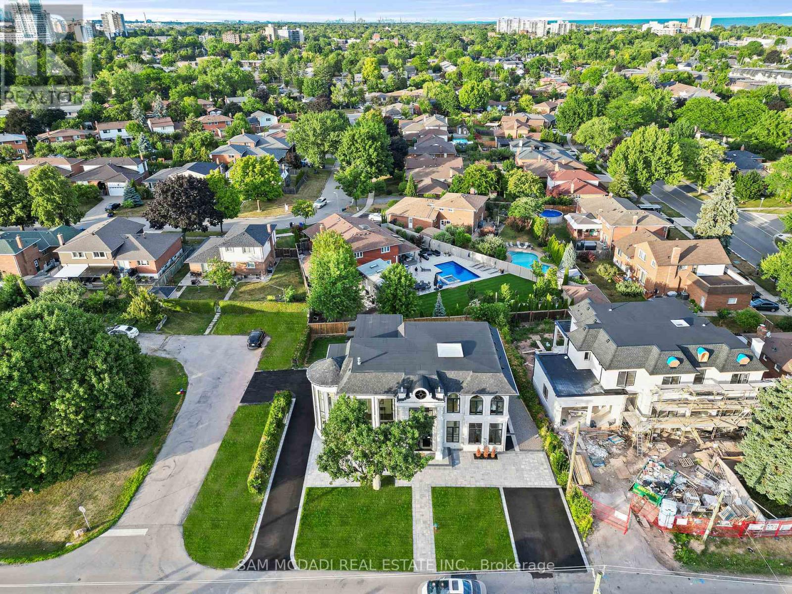 Photo 48 of 321 Morden Road, Oakville ON