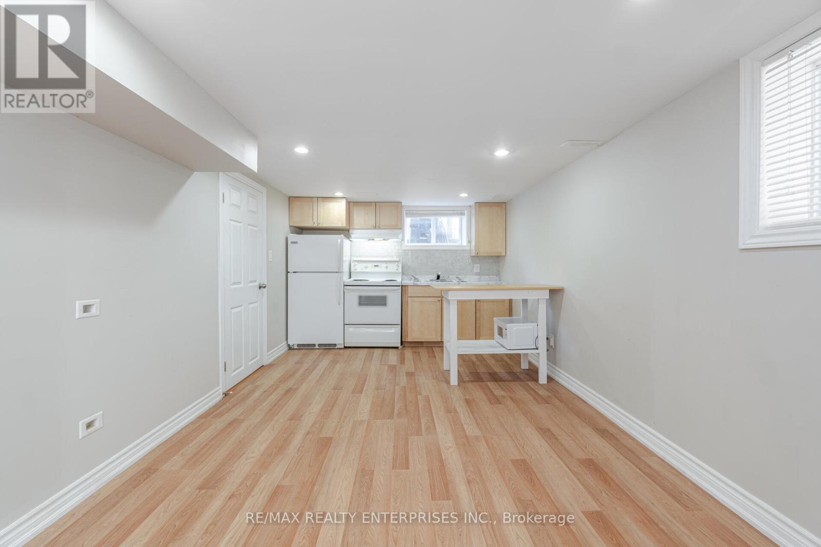 Photo 27 of 96 Manitoba Street, Toronto ON