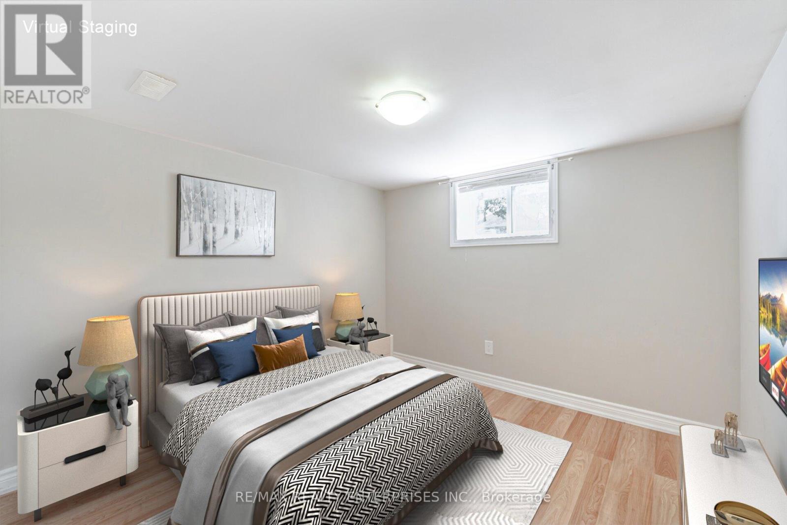 Photo 11 of 96 Manitoba Street, Toronto ON