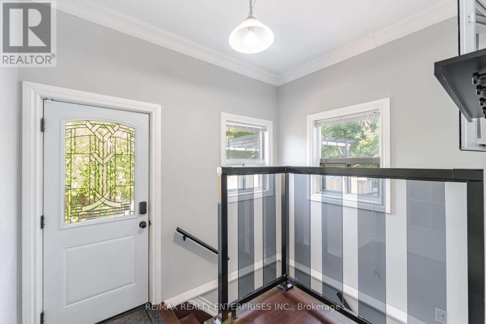 Photo 12 of 96 Manitoba Street, Toronto ON