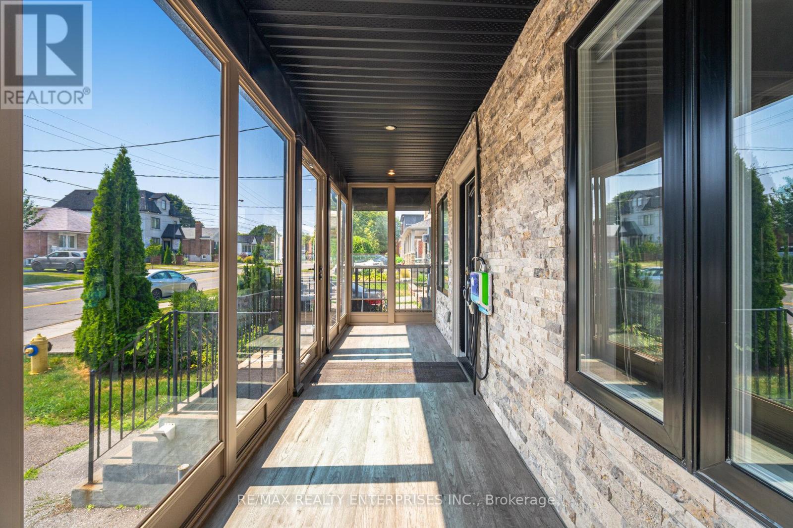Photo 13 of 96 Manitoba Street, Toronto ON