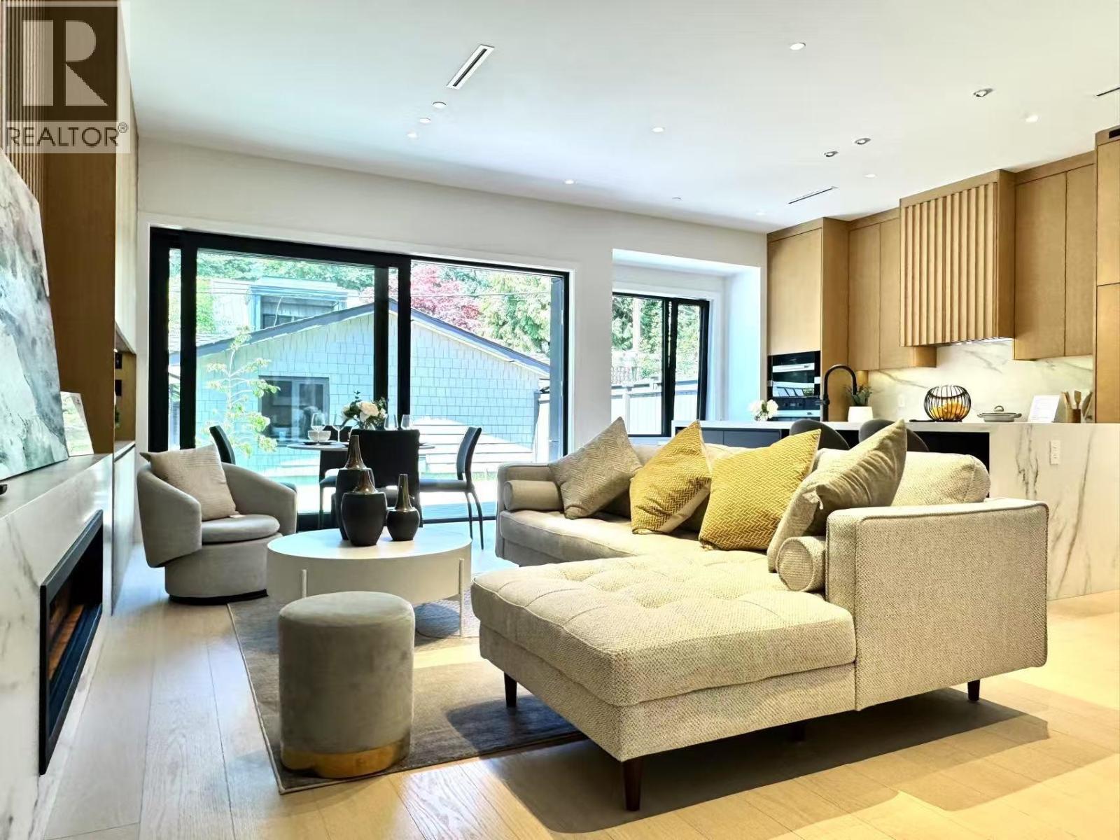 Photo 7 of 2 5937 Holland Street, Vancouver BC