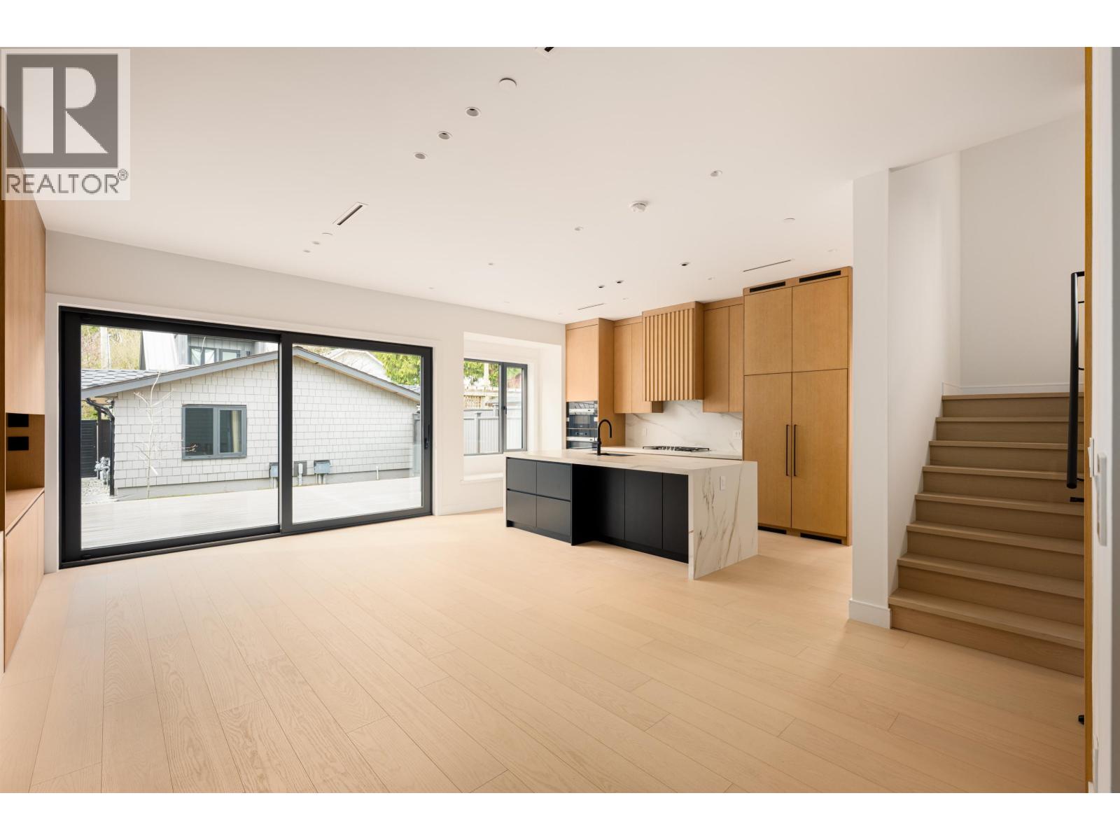 Photo 2 of 2 5937 Holland Street, Vancouver BC