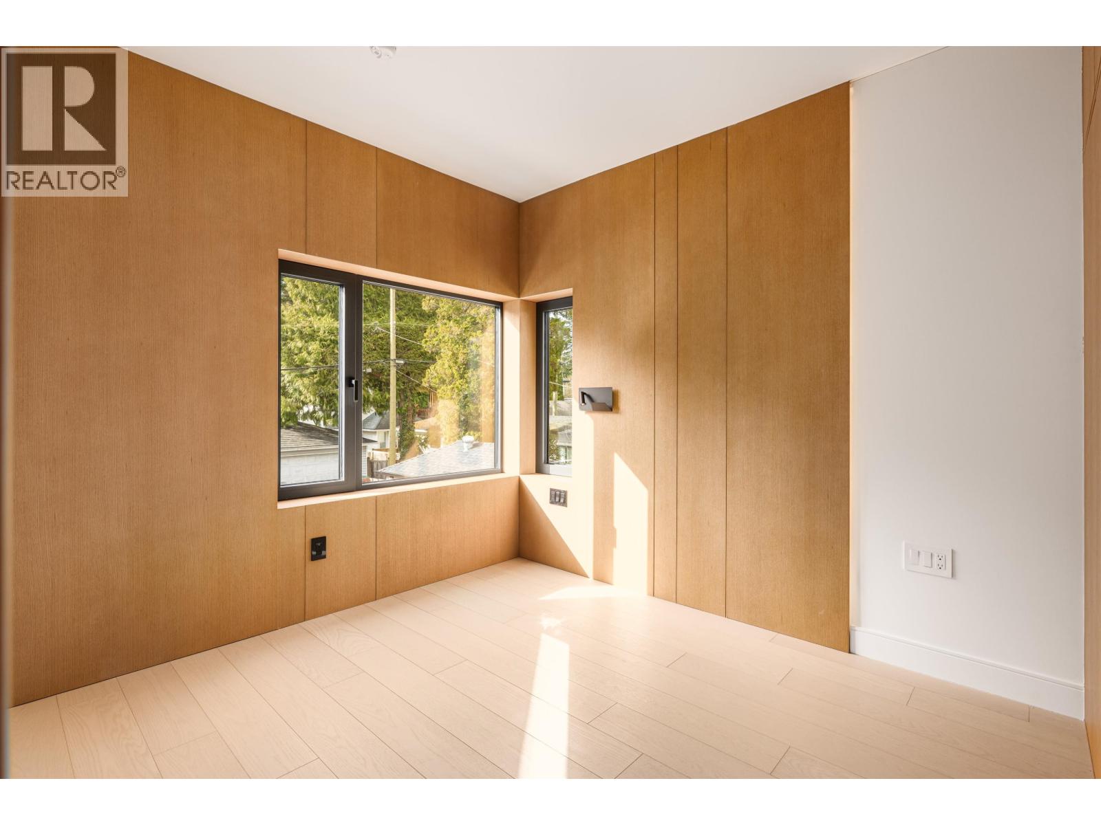 Photo 12 of 2 5937 Holland Street, Vancouver BC