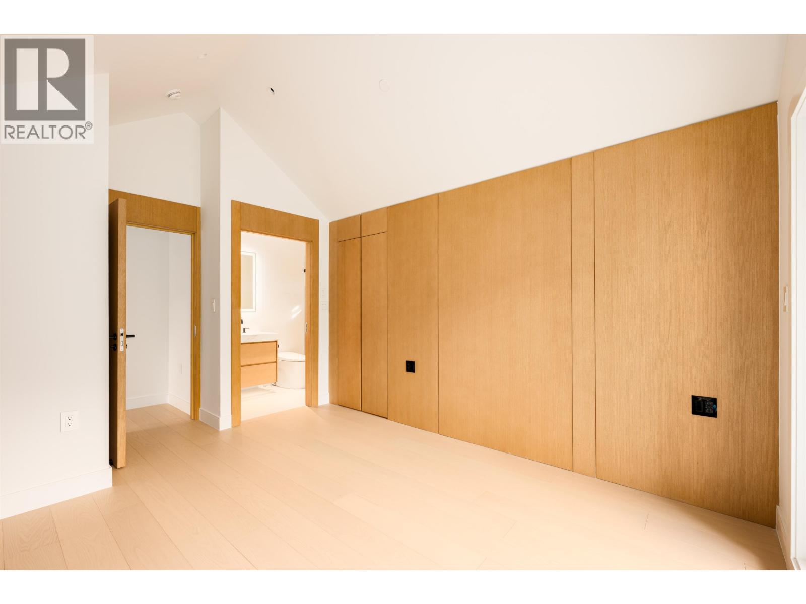 Photo 17 of 2 5937 Holland Street, Vancouver BC