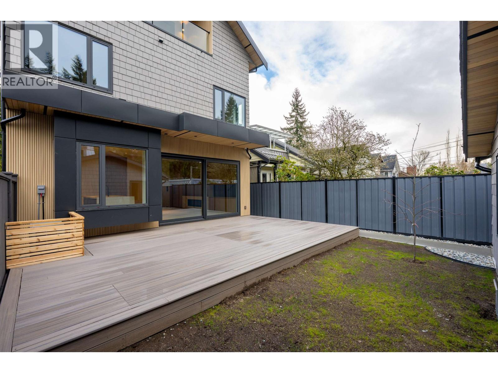 Photo 23 of 2 5937 Holland Street, Vancouver BC